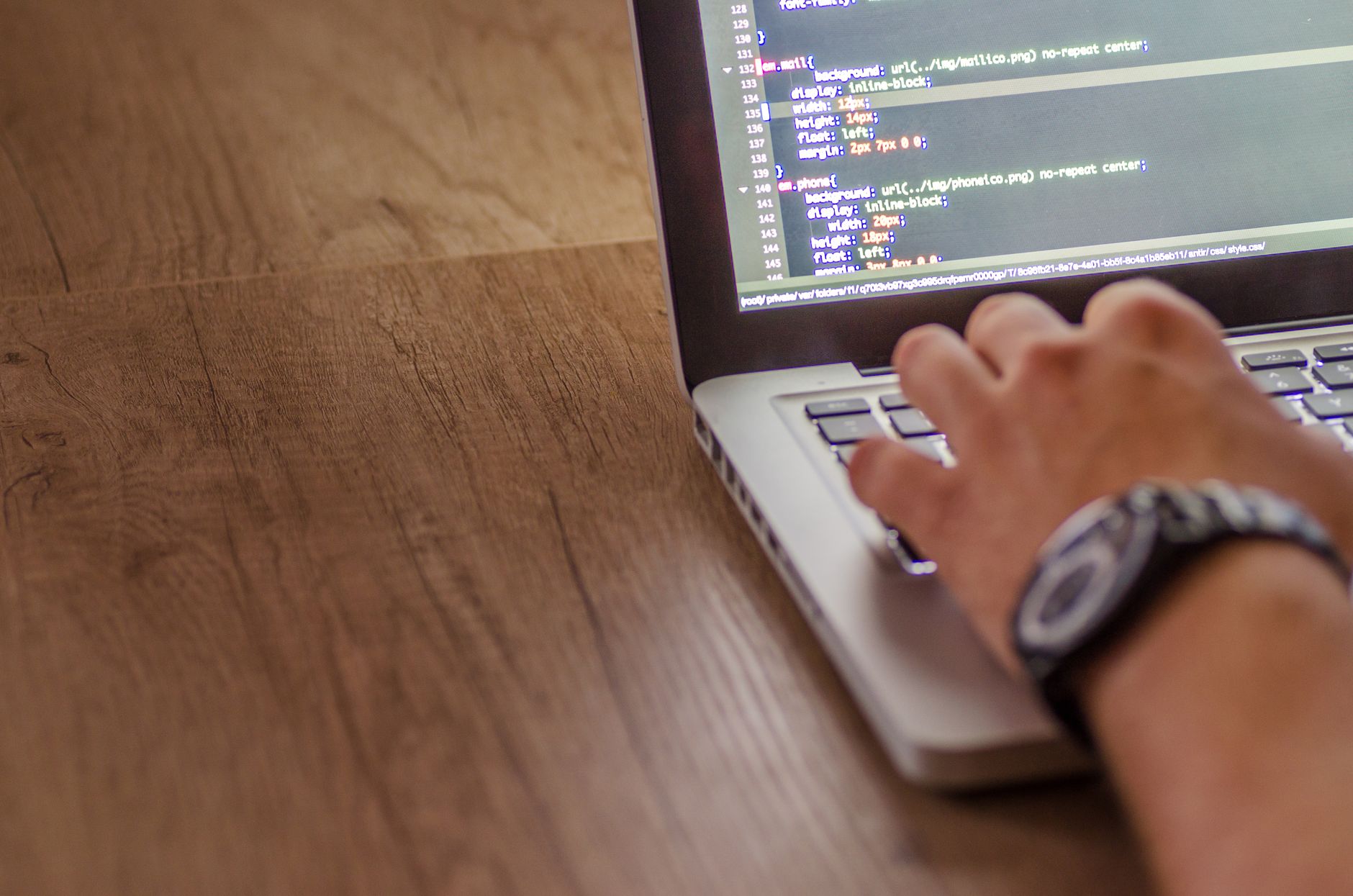 Who and how the website was invented in the world